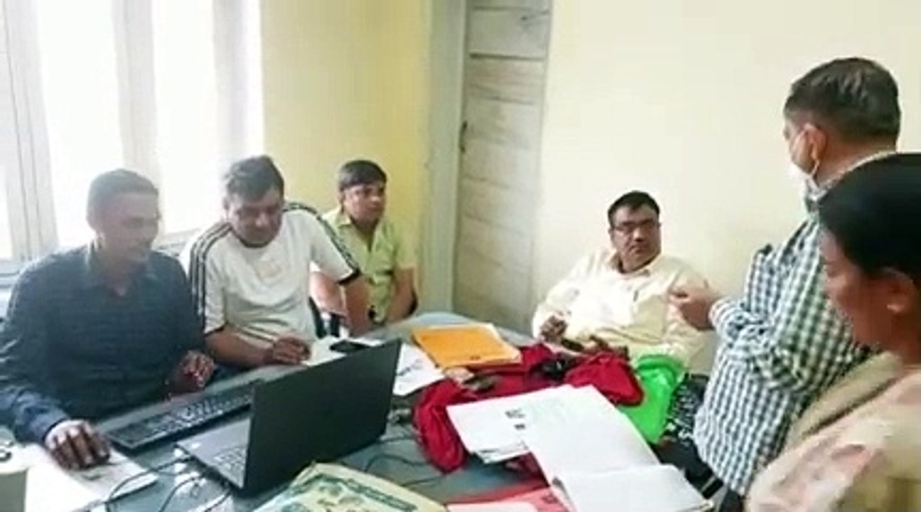 The game of bribery: रिश्वत का खेल ....आरोपी ने कहा 'पैसा ऊपर तक जाता है, तहसीलदार- सब रजिस्ट्रार सब जगह बंटे छ भाईसाहब पैसा'