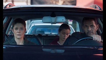 La chica del brazalete Tráiler VO