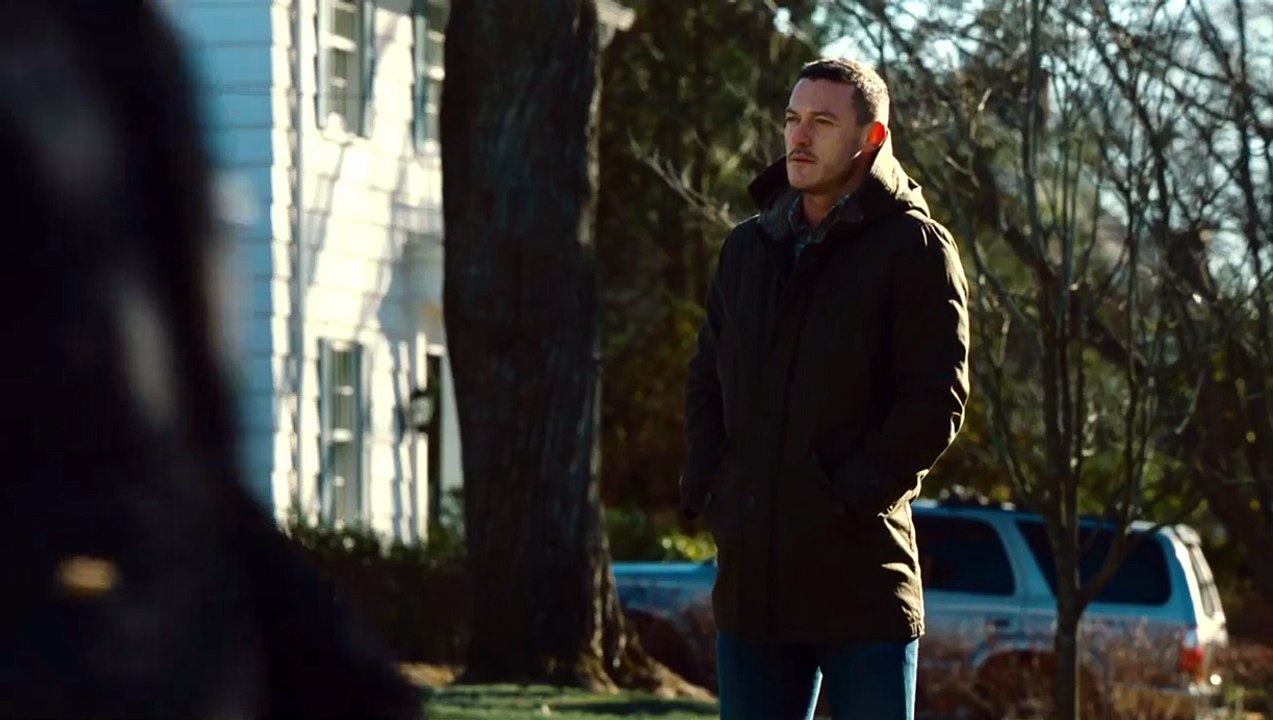 Girl On The Train Trailer DF