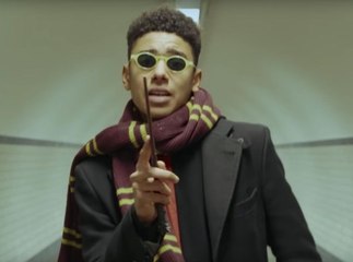 Public Buzz : Un jeune artiste rappe sur la musique d'Harry Potter et déchaîne les réseaux sociaux