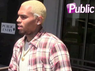 Exclu Vidéo : Chris Brown se rend au tribunal en mode "street" !