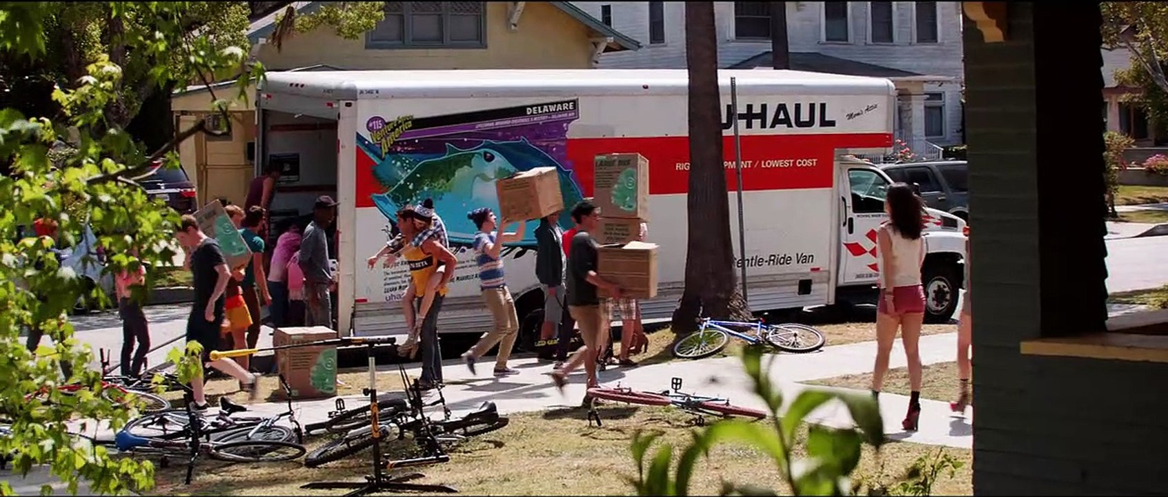 Bad Neighbors Trailer (2) DF
