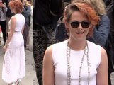 Exclu Vidéo : Kristen Stewart : style, coiffure, attitude... Elle nous a bluffé au défilé Chanel !