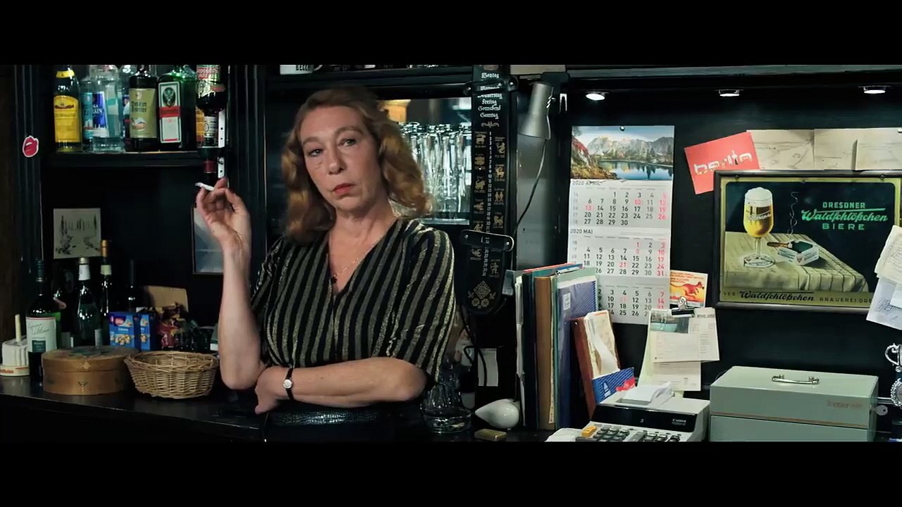 Nebenan - Tráiler VO