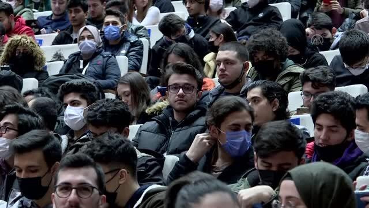 Baykar Teknoloji Lideri Bayraktar, üniversite öğrencileriyle buluştu
