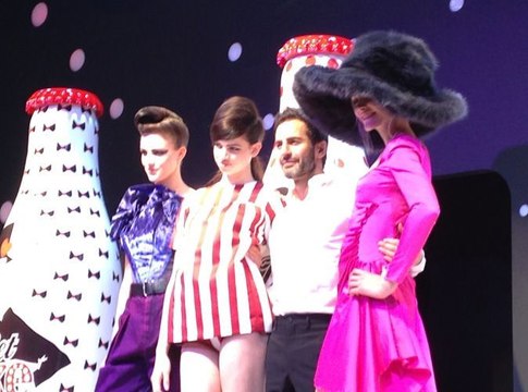 Exclu vidéo : Marc Jacobs : Je peux boire jusqu'à 6 canettes de Coca Cola Light par jour