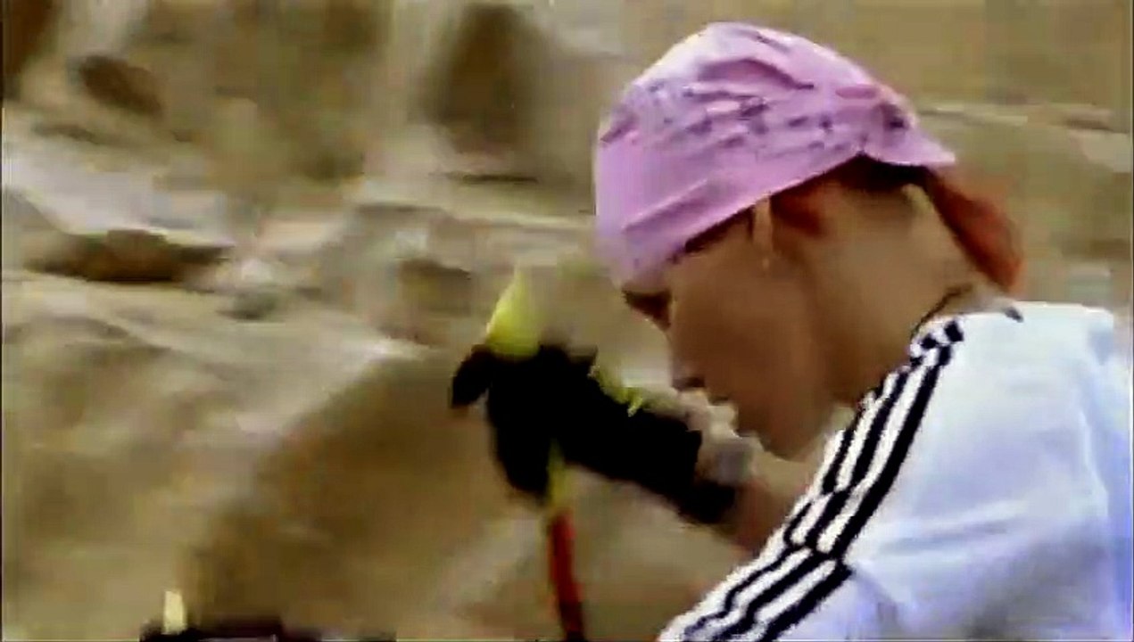 Mit den Waffen einer Frau Trailer DF