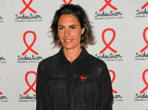 Alessandra Sublet se dévoile en maillot de bain, ses followers sous le charme