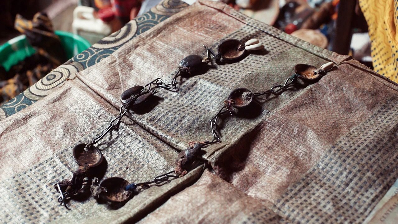 Quando uma Fazenda se Incendeia Trailer Original