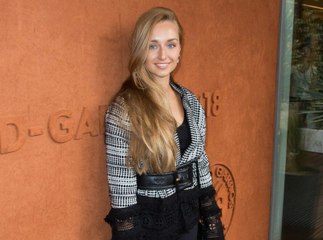 Emma Smet se confie sur sa relation avec Johnny Hallyday