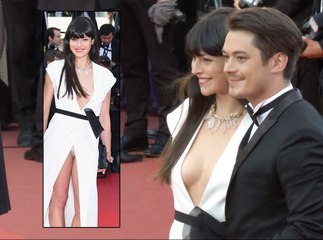 Exclu Vidéo : La compagne d'Aurélien Wiik nous montre sa petite culotte sur la montée des marches de Cannes !