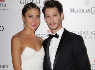 Exclu vidéo : Pierre Niney : amoureux au bras de Natasha, le couple s'impose à Cannes !
