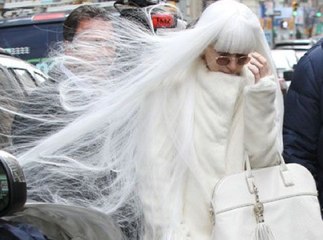 Exclu vidéo : Lady Gaga s'offre un soin du visage pour son anniversaire !