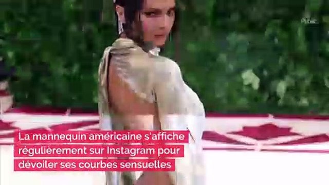 Emily Ratajkowski se dévoile topless sur Instagram