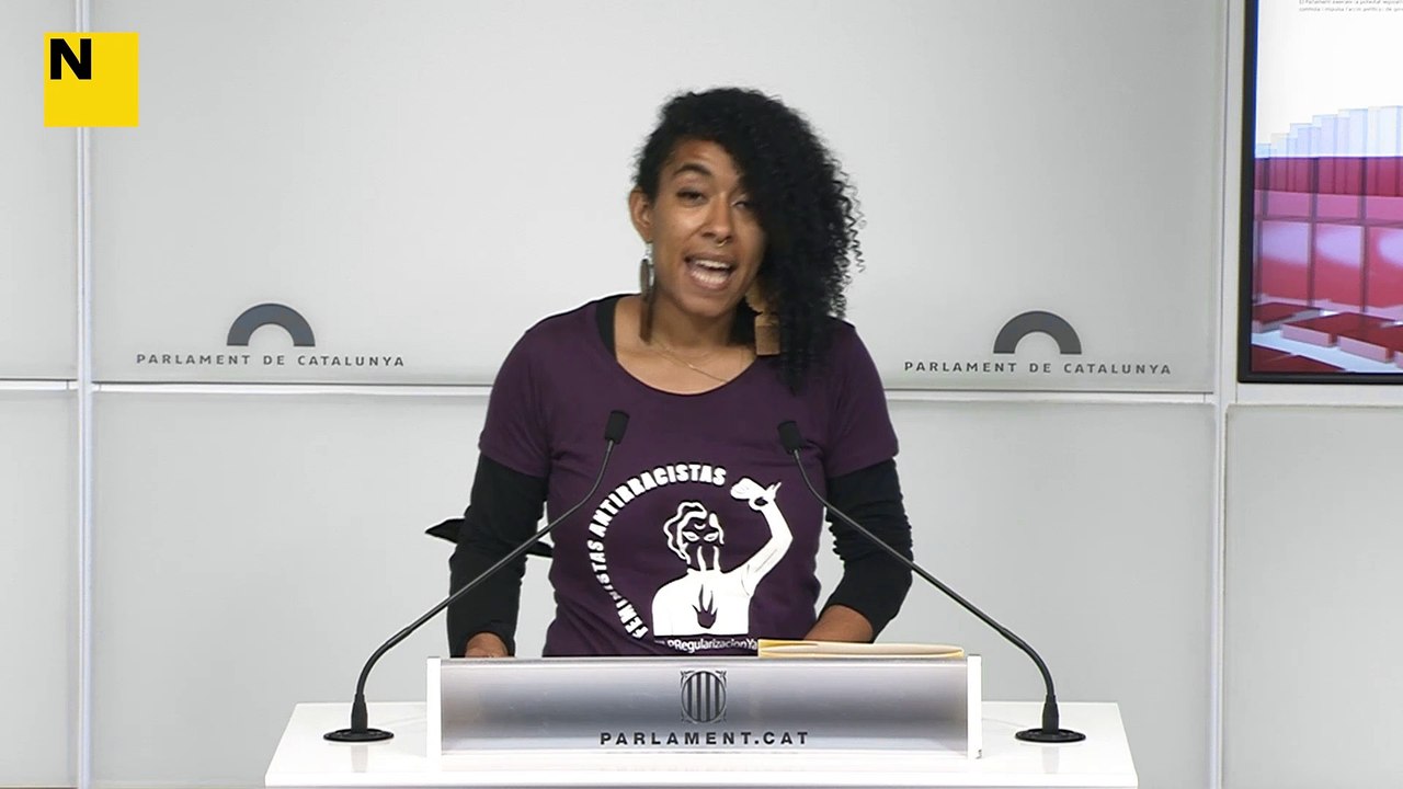 La diputada de la CUP,  Basha Changue, ha reivindicat les encausades conegudes com 8 Mil Motius