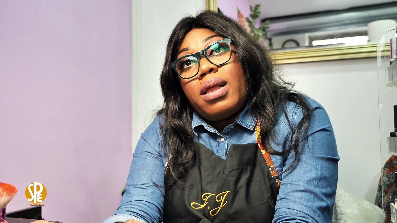 Nelly Linda parle avec passion de son métier la beauté des doigts, l'onglerie et les cils