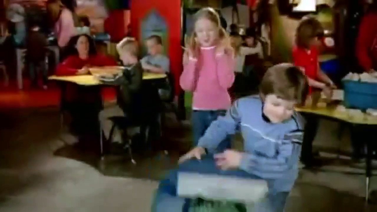 Eine Familie zu Weihnachten Trailer OV