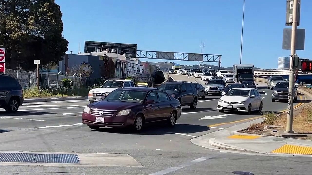 Shell zieht nach - Ölkonzern schließt Tankstellen in Russland und macht dort keine Geschäfte mehr