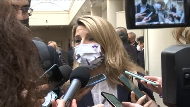 Yolanda Díaz: El problema del rey emérito no es donde resida, es que tiene que rendir cuentas sobre lo que hizo