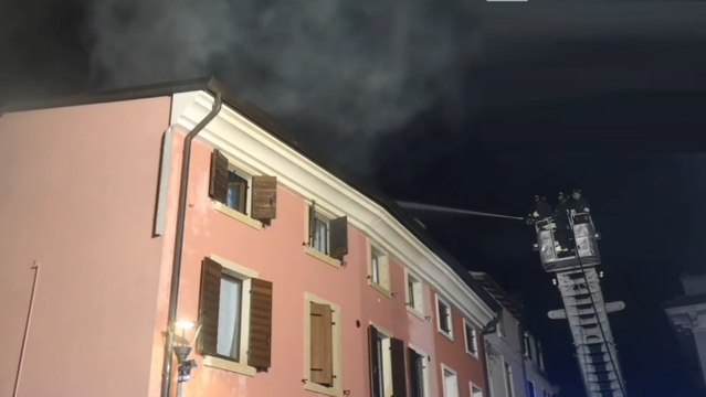 San Pietro in Cariano (VR) - In fiamme il tetto di un'abitazione (08.03.22)