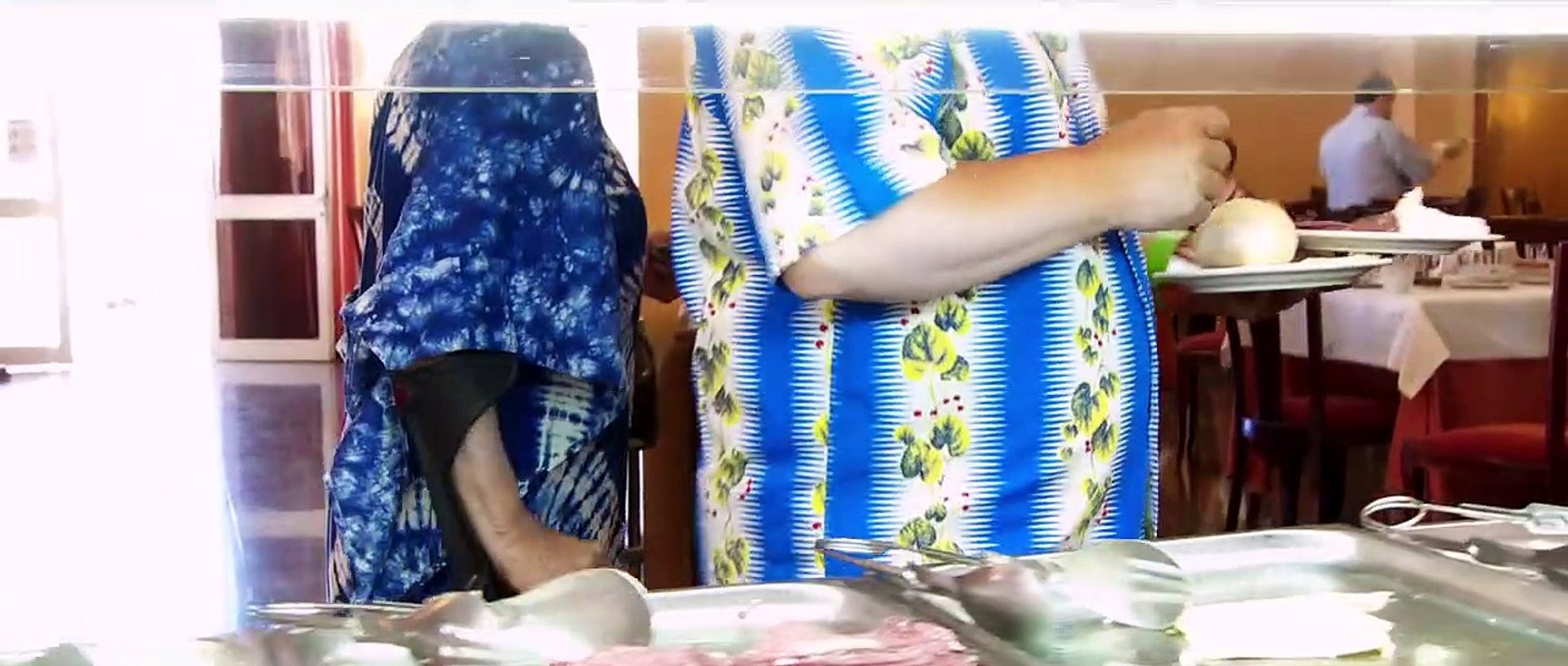 Alles inklusive Trailer (2) DF