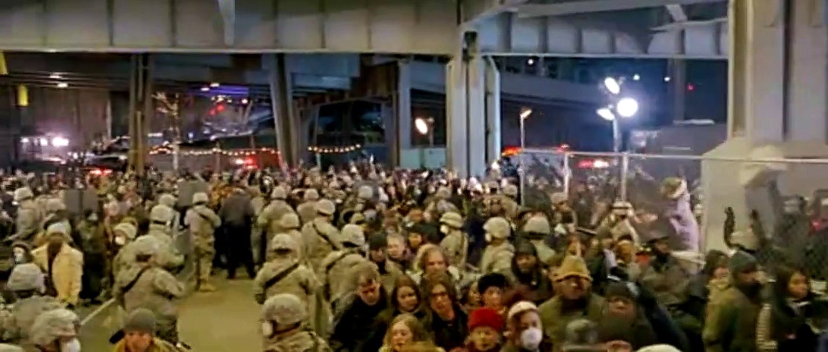 I Am Legend Trailer DF