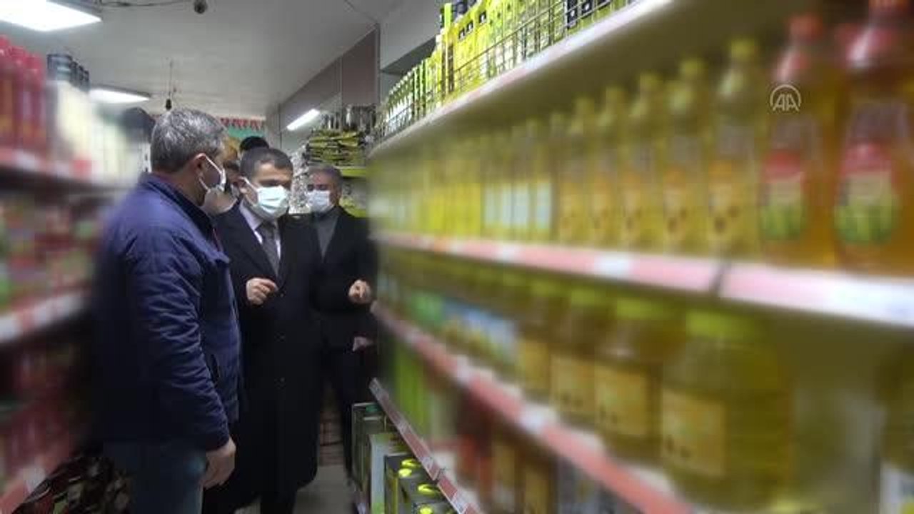 Erciş Kaymakamı Mehmetbeyoğlu, "fahiş fiyat" ile "stokçuluk" denetimine katıldı