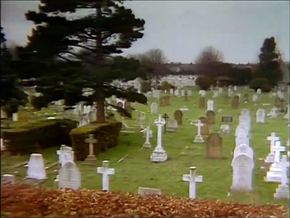 Komm zurück, Lucy Trailer DF