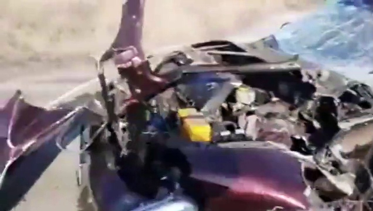 Russian Tank Blows-Up Civilian Car, bodies inside