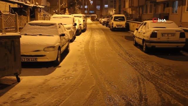 Kütahya bir hafta sonra tekrar beyaza büründü