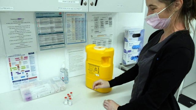 Regional Victoria discards thousands of vaccines as booster uptake plummets
