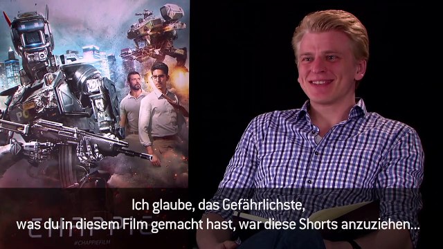 FILMSTARTS-Interview zu Chappie mit Hugh Jackman, Neill Blomkamp und Sigourney Weaver