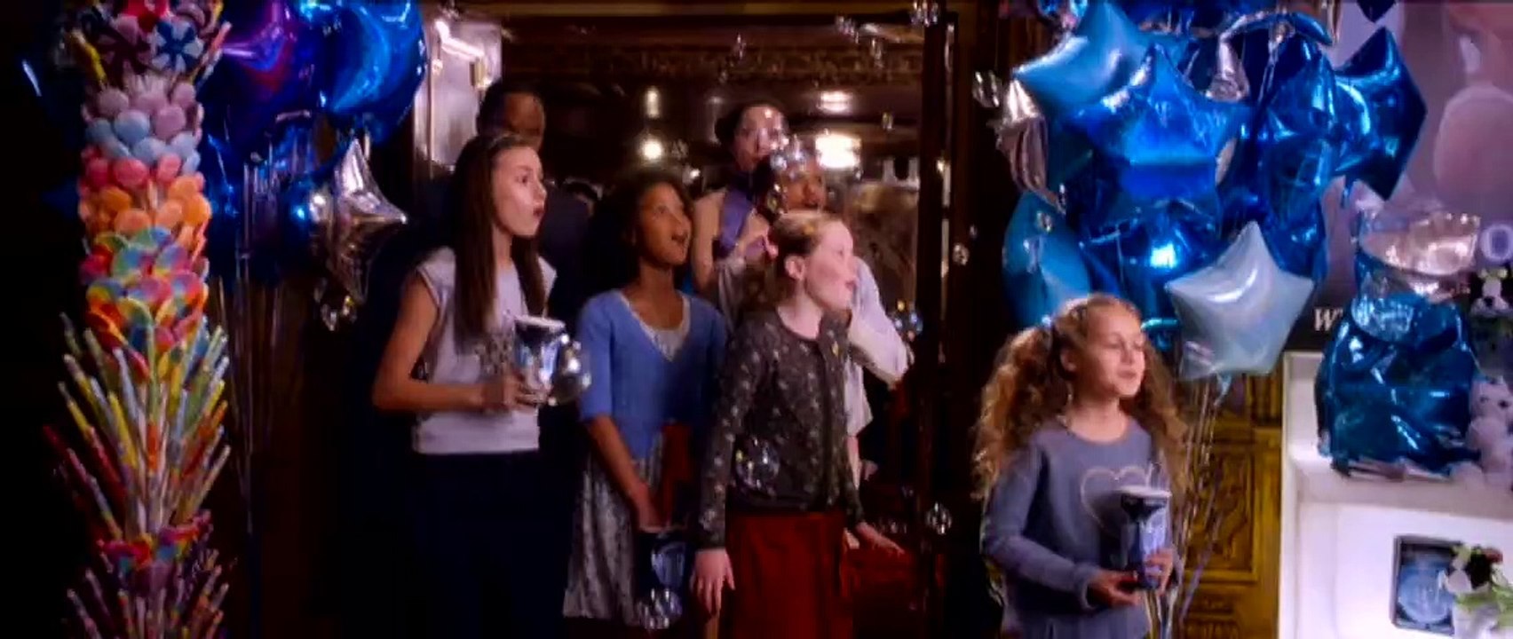 Annie Trailer (2) DF