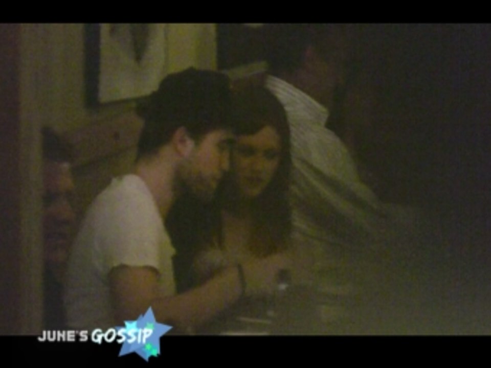 Robert Pattinson et Kristen Stewart : Le couple ne se cache plus et sort en public !