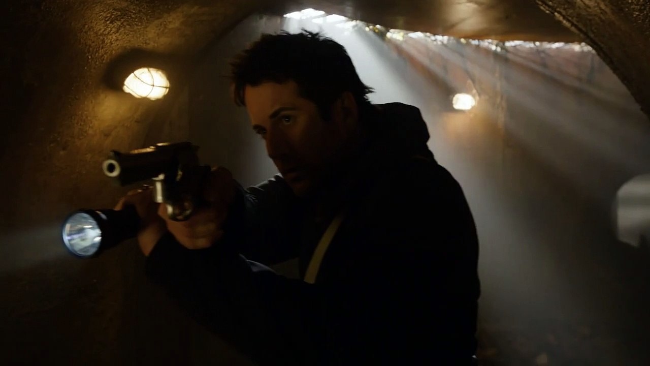 Primeval: New World Trailer DF