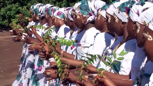 Veilleurs du Lagon Trailer OV