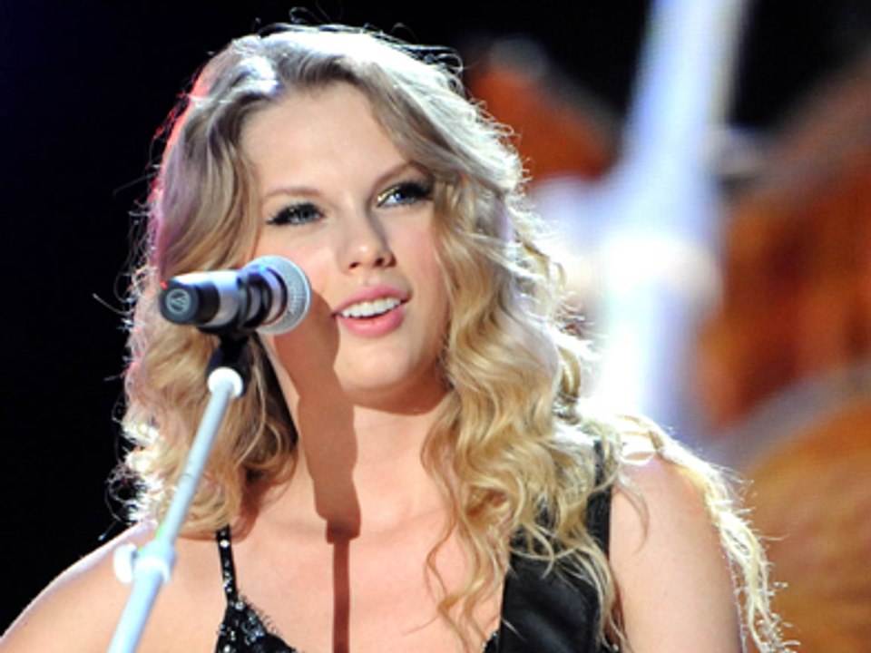 100% délire avec Sacha Baron Cohen et découvrez la nouvelle diva : Taylor Swift !