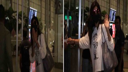 Shilpa Shetty ने मुंबई एयरपोर्ट पर मीडिया को देख किया ये काम ; Video viral | FilmiBeat