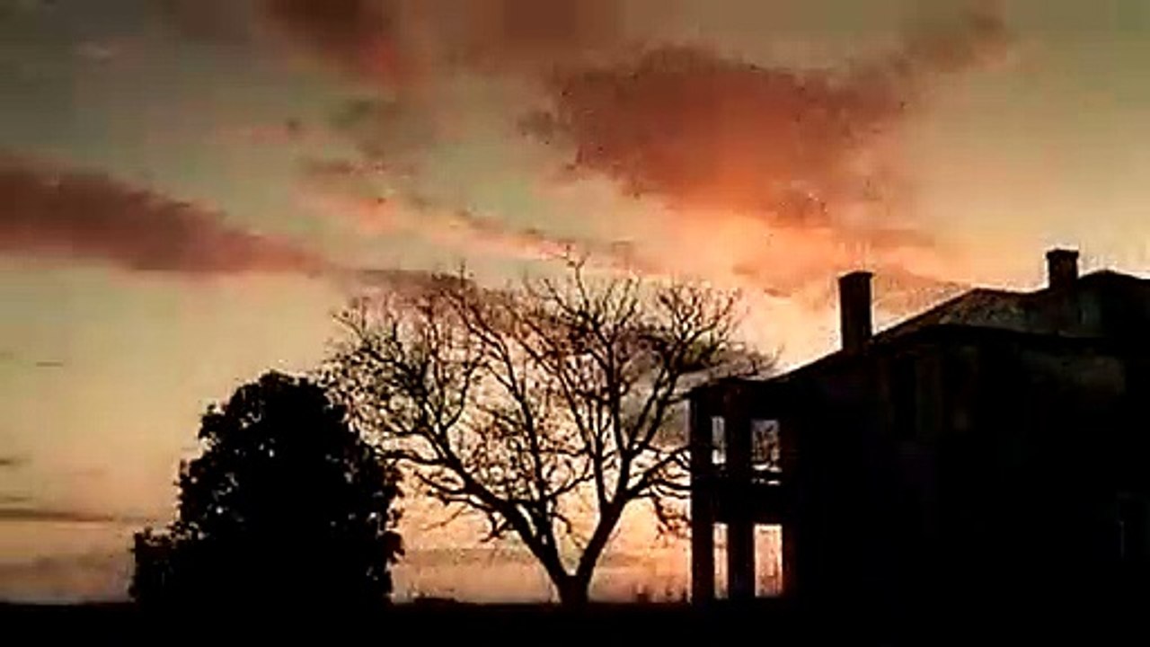 Texas Chainsaw Massacre: The Beginning Trailer DF