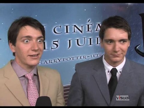 VIDEO PUBLIC : Comment reconnaître les jumeaux : Oliver et James Phelps de Harry Potter et le prince de sang-mêlé ?