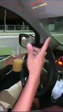 Un joven manejaba a 140 kilómetros por hora mientras consumía alcohol