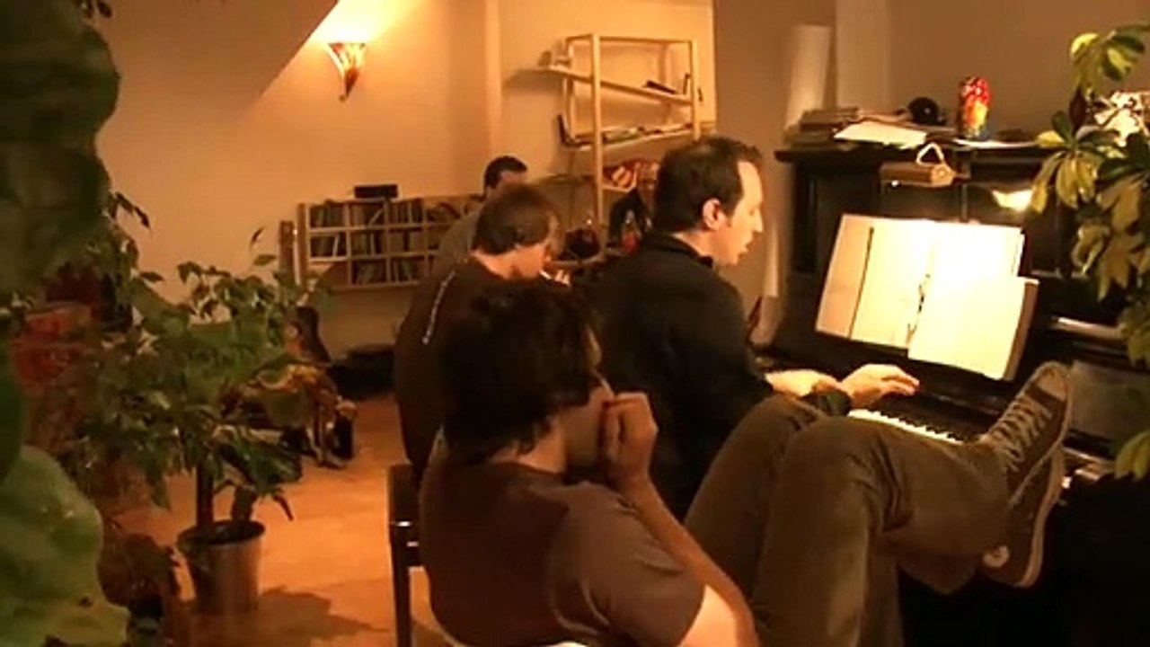 Tom Meets Zizou Trailer (2) DF