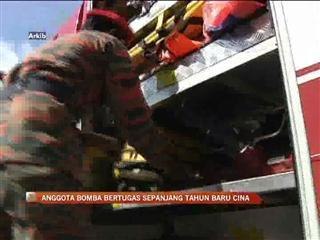 Anggota Bomba bertugas sepanjang Tahun Baru Cina