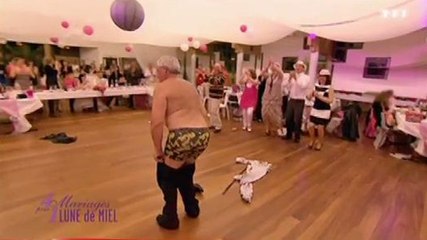 Zapping du 03/10 : un strip-tease en guise de cadeau de mariage !