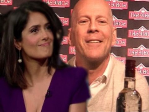 Quand Bruce Willis prend de la bouteille, Salma Hayek salive…