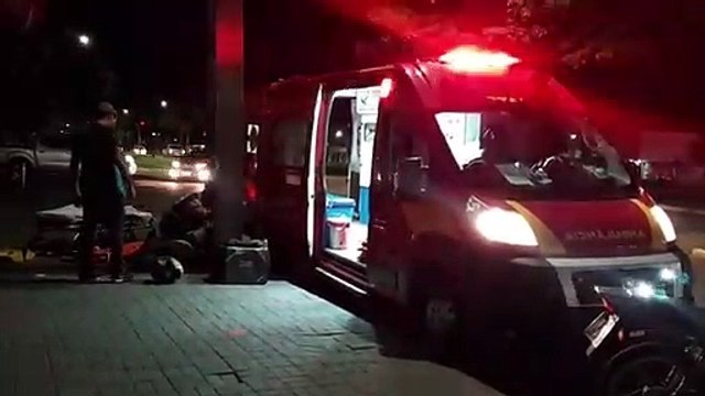 Rapaz sofre fratura na perna após colisão de trânsito na Av. Assunção
