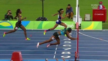 Shaunae Miller plonge à l'arrivée de la finale