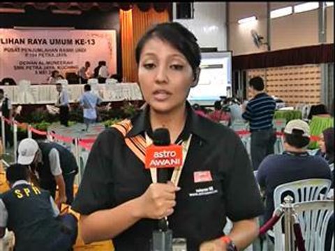 Kotak undi mula tiba di Petrajaya, Sarawak