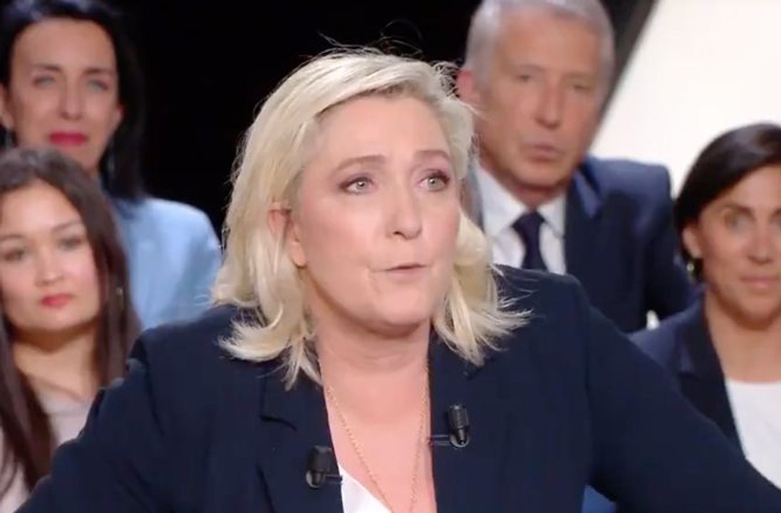 Marine Le Pen blessée
