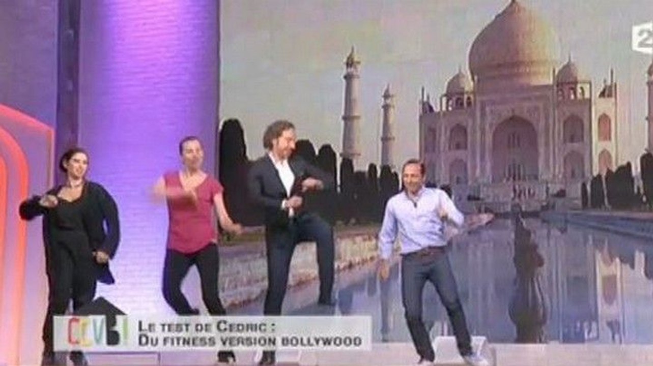 Zapping du 27/09 : Stéphane Bern en mode Bollywood